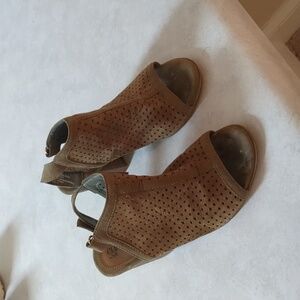 Size 6M Euro Soft Peep Toe Boots